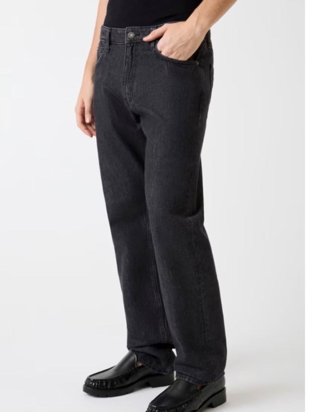 New with tags Guess Men’s Black Jeans size 32 x 32